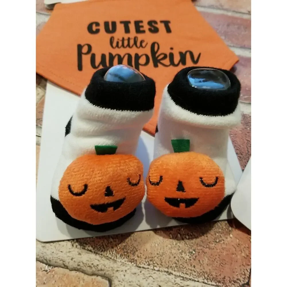 Halloween & Thanksgiving Baby 0-12mon 3‎ Piece Set Hat Bib Socks Lot of 2